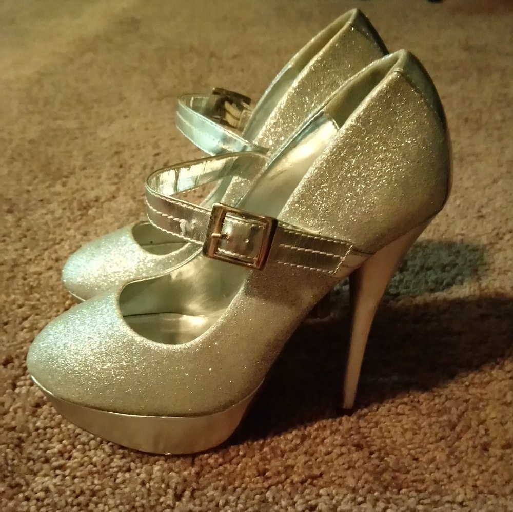 Glittery Silver Pumps